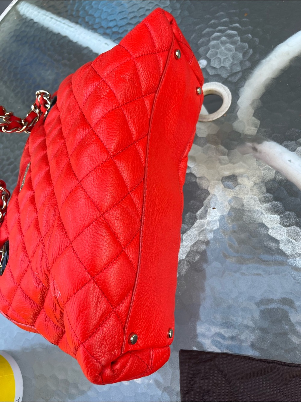 kate spade red quilted leather shoulder bag with gold chain straps - Picture 4 of 5